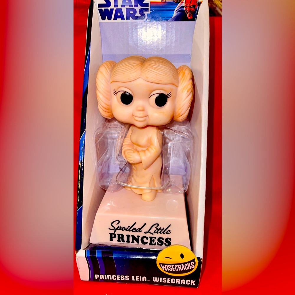 Wisecracks Star Wars Princess Leia, ‘Spoiled Little Princess’ Bobble Head Statue